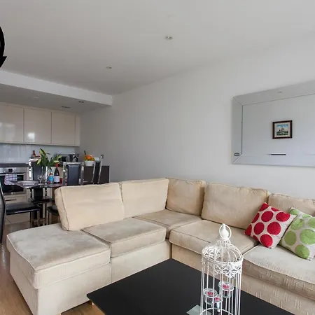House Of Moli - Times Square Apartments